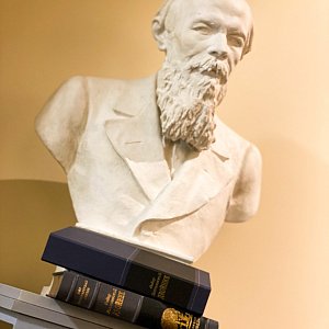 Книжный дом «Ремарк» — один из спонсоров выставочного проекта, посвященного юбилею Ф.М. Достоевского