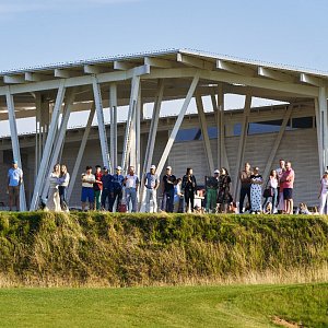 Ставки сделаны. Победителю – Джеймс Бонд